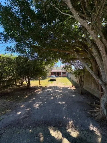 Casa no Morro das Pedras com amplo terreno