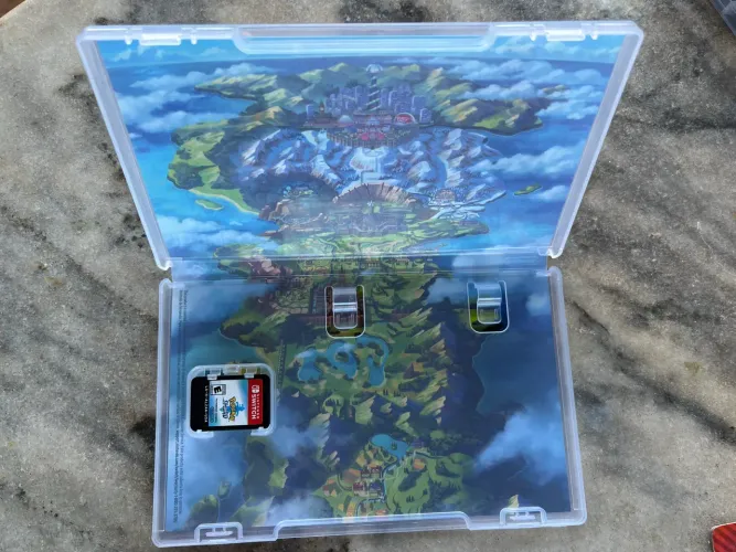 Pokémon SWORD - Nintendo Switch com capa, lacrado!