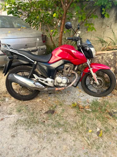 Interesse em troca minha moto no seu carro , mesmo valor. Chave a chave .a combinar