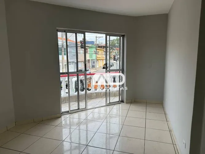 ÓTIMA OPORTUNIDADE DE LOCAÇÃO CASA SOBRELOJA NO BAIRRO OSVALDO CRUZ!