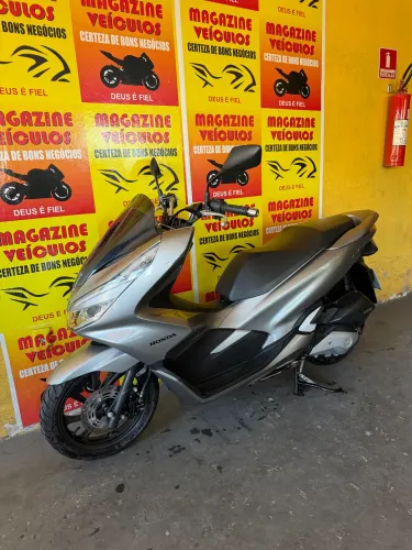 Linda pcx oportunidade moto com 3 mil km só 