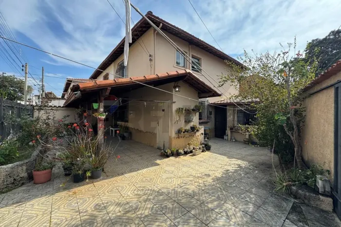 Casa para Venda em Belo Horizonte, Vila Rica, 3 dormitórios, 3 banheiros, 3 vagas