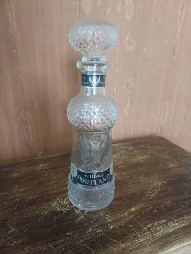 Garrafa anos 60 vidro lapidado
