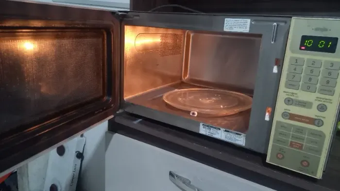 Micro-ondas inox espelhado