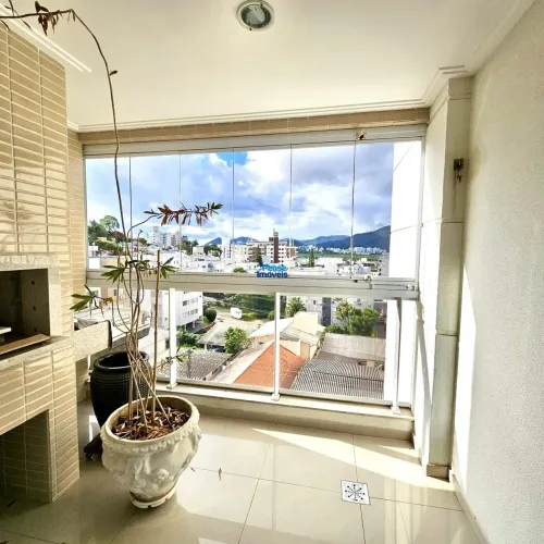 Apartamento à venda com 3 dormitórios na Trindade