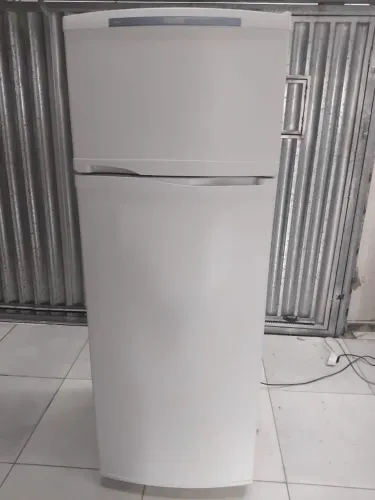 Vende-se geladeira