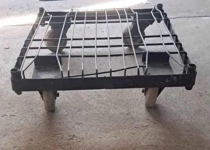 Paletes ferro 70x80 com rodas