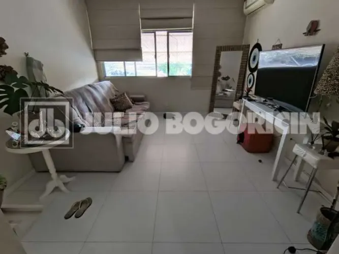 Apartamento : / Residencial / Bancários