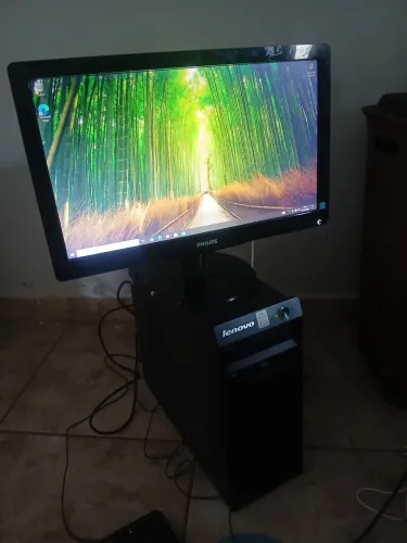 Vende-se computador semi-novo
