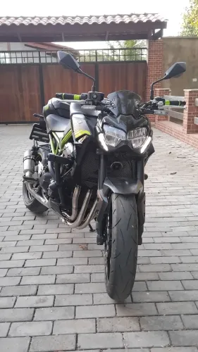 Z900 2021/21 impecável...