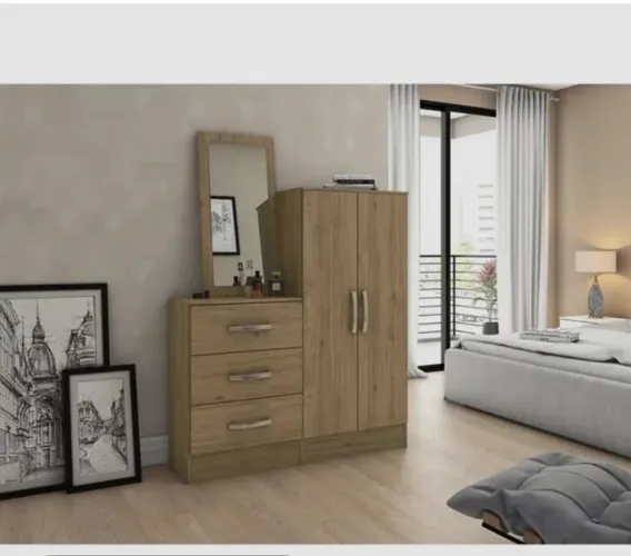 Vendo cômoda, com espelho. 600 R$