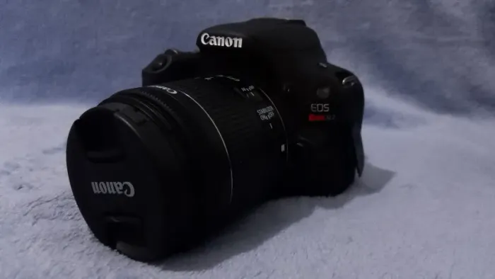 Canon SL2