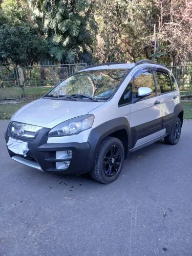 Fiat Idea Adv./ Adv.lock.dualogic 1.8 Flex 5P 2012