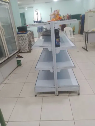Vendo prateleira de 3 metros por 1,25 de altura