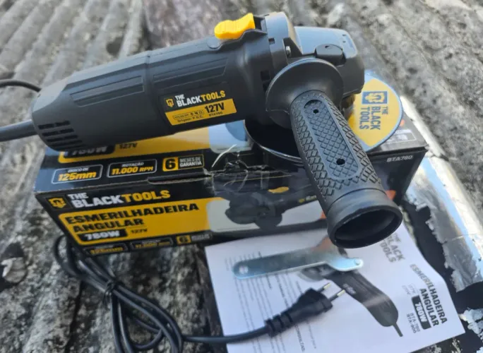 Esmerilhadeira The Black tools 127v 