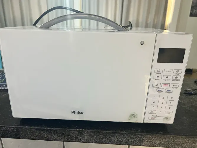 Vendo microondas Philco funcionando com puxador quebrado