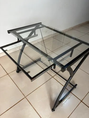 Mesa de Vidro para Computador/Escritório - Ótimo Estado