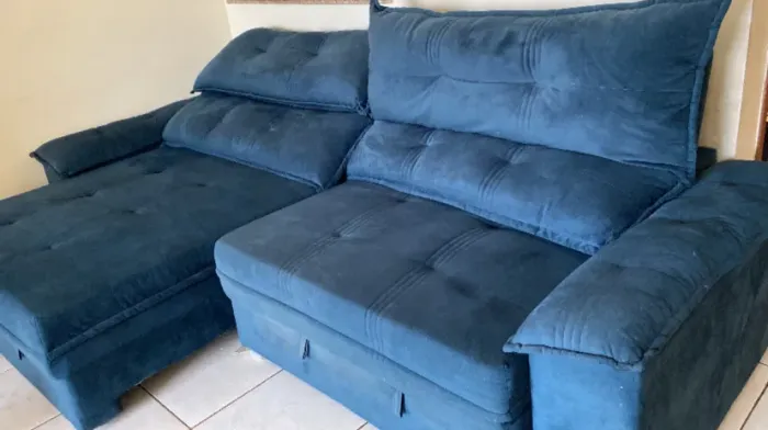Sofá retrátil reclinável