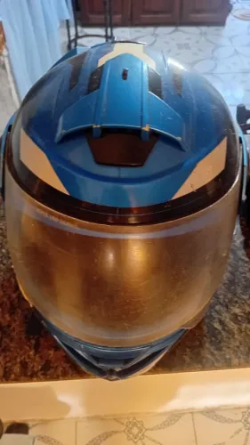 Vendo capacete 130,00 reais.