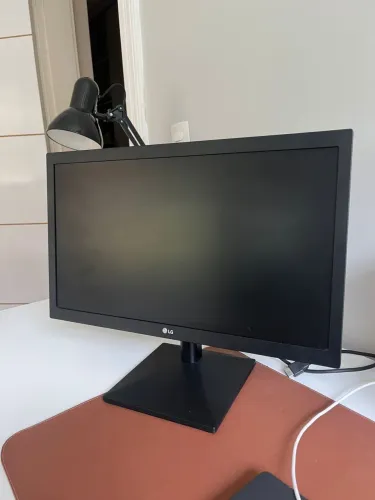 Monitor LG 19,5