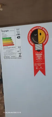 VENDO GELADEIRA EM ÓTIMO ESTADO DE CONSERVAÇÃO 403L 220v
