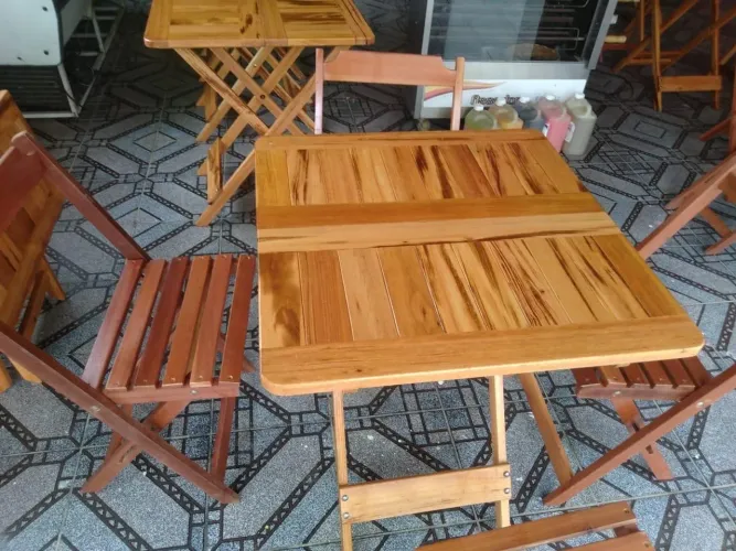 Conjunto de mesas dobráveis