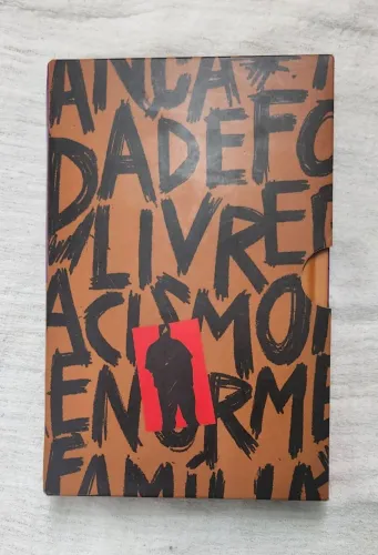 Livro TAG Curadoria Janeiro 2022 - Pesado