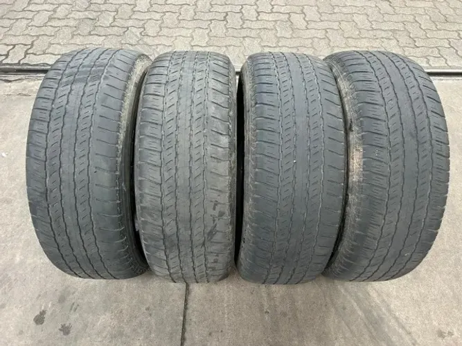 Jogo de pneus 265/60/18 Bridgestone meia vida