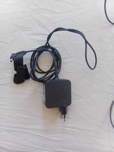 Vendo carregador de notebook lenovo 