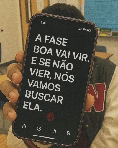 Moto G8 play no precinho 300$ tem conversar