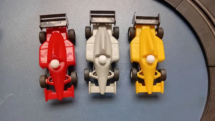 03 carrinhos de Autorama 1/43 funcionando perfeitamente (todos)