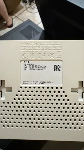 Roteador microtik RB750gr3