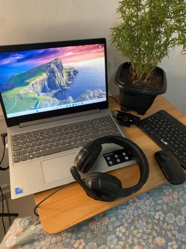 Notebook , com camera , fone para jogar e tik de teclado, tudo incluso! Seminovos