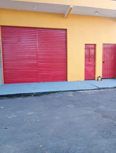 Galpão com 200m2 atras do super mercado Rodrigues