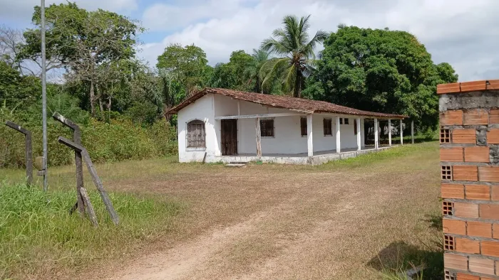 Casa em terreno de 32m x 60m
