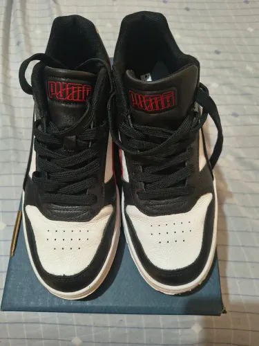 Puma RBD vermelho n 40 usado só uma vez .