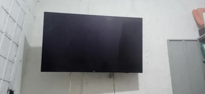Tv Philips 55° Modelo 55PUG7406/78 pra peças (somente tem som, perdeu a imagem)