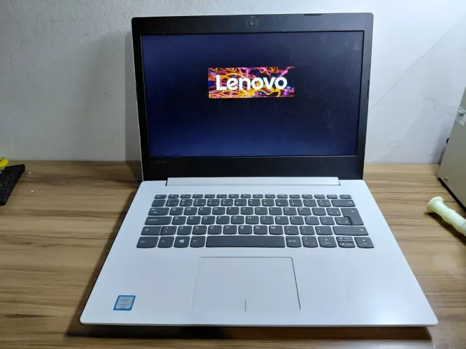 Notebook Lenovo i3 Branco impecável