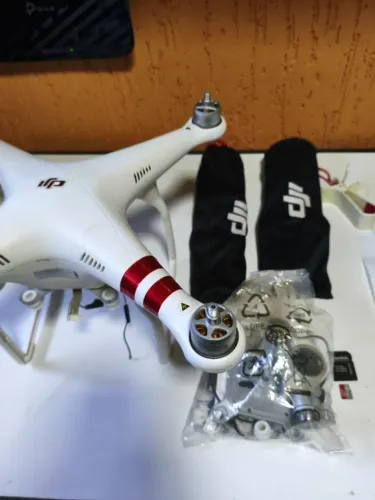 Drone DJI Phantom 3 Standard + Mochila Rígida (Para Revisão/Manutenção)