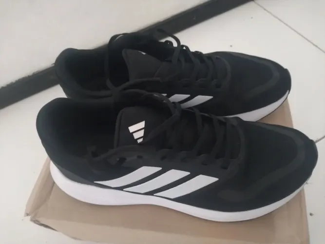 Tenis adidas