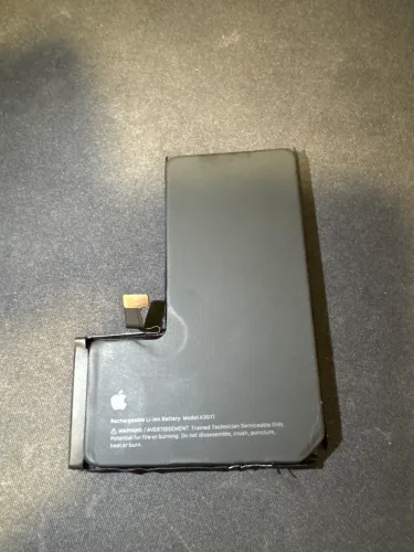 Bateria IPhone 15 Pro +-75%