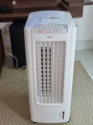 Climatizador Elgin com controle remoto pouco usado
