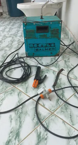 Máquina de Solda Balmer 260- Amperes-profissional,10 metros de cabo novo ,alicate novo 