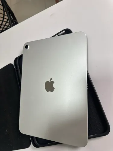 iPad 11 128gb (2 meses de uso, sem marcas e 9 meses de garantia)