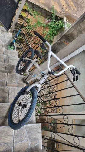 Bicicleta bmx aro 20 STX