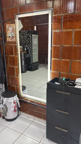 Vendo dois espelhos com led instalado