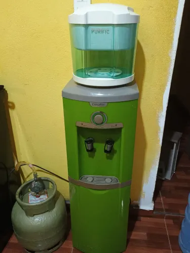 Bebedor e purificador 