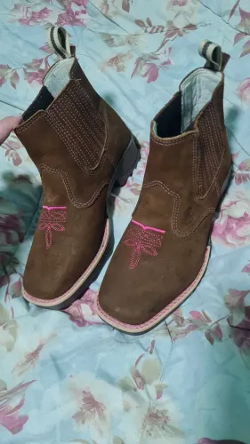 Bota texana cano curto bico quadrado