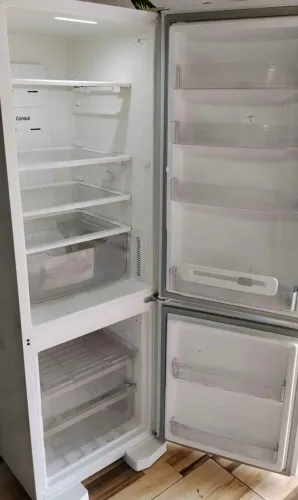 1.500,00 Geladeira Frost Free Duplex 399 Litros Consul com Freezer Embaixo - CRE45MB