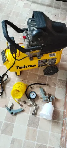 Vendo compressor de ar portátil Tekna CP8022 de 2 HP, absolutamente novo, nunca usado! 